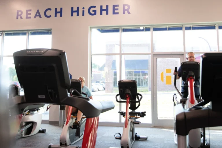 two people doing cardio.