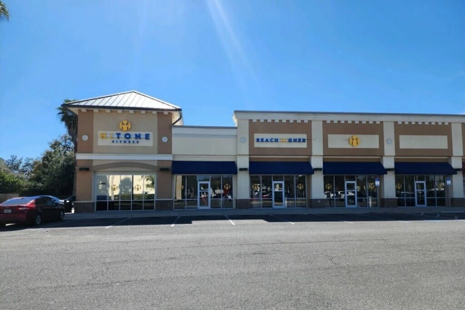 Parking Lot and Building from a Hitone Fitness Gym.